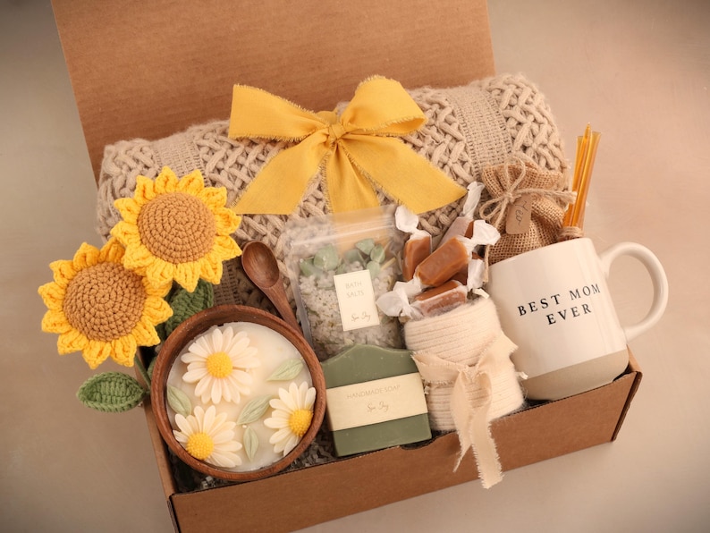 Crochet Sunflower Mothers Day Gift Box, Gift Box for Grandma, Daughter to Mother Gift, Gift Box for Mom Gift Set, Self Care Gift for Mom SunflowerBestMomMug