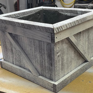 Planter box