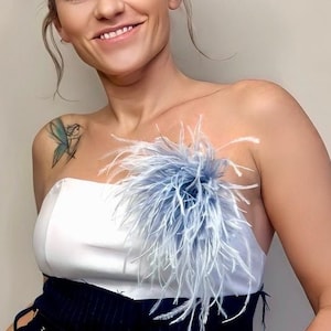 Unique Ombre Handmade Feather Brooch Unique Gift for Women ostrich feather brooches for fashion enthusiasts Artisanal ostrich plume pins