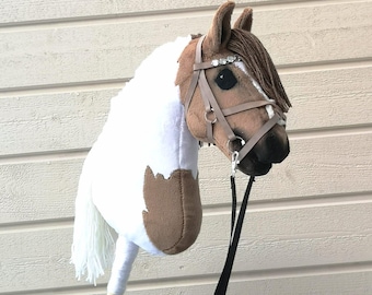 LightBrown-White hobbyhorse. Made from high-quality velboa fabric. Artesan quality by finnish Jenny S. Official HappyHobbyhorses product.