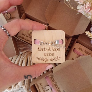 Set de pulseras personalizadas para amigas, damas de honor, familia, invitadas, en cajita imagen 2