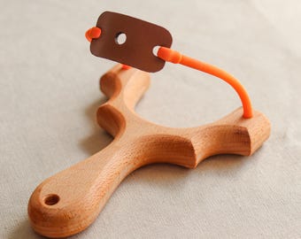 Wooden Archery Slingshot Set for Kids, Handcrafted Toy with Eco Clay Balls, Outdoor Target Practice Kit, Waldorf Gift, Natural Sling Shot