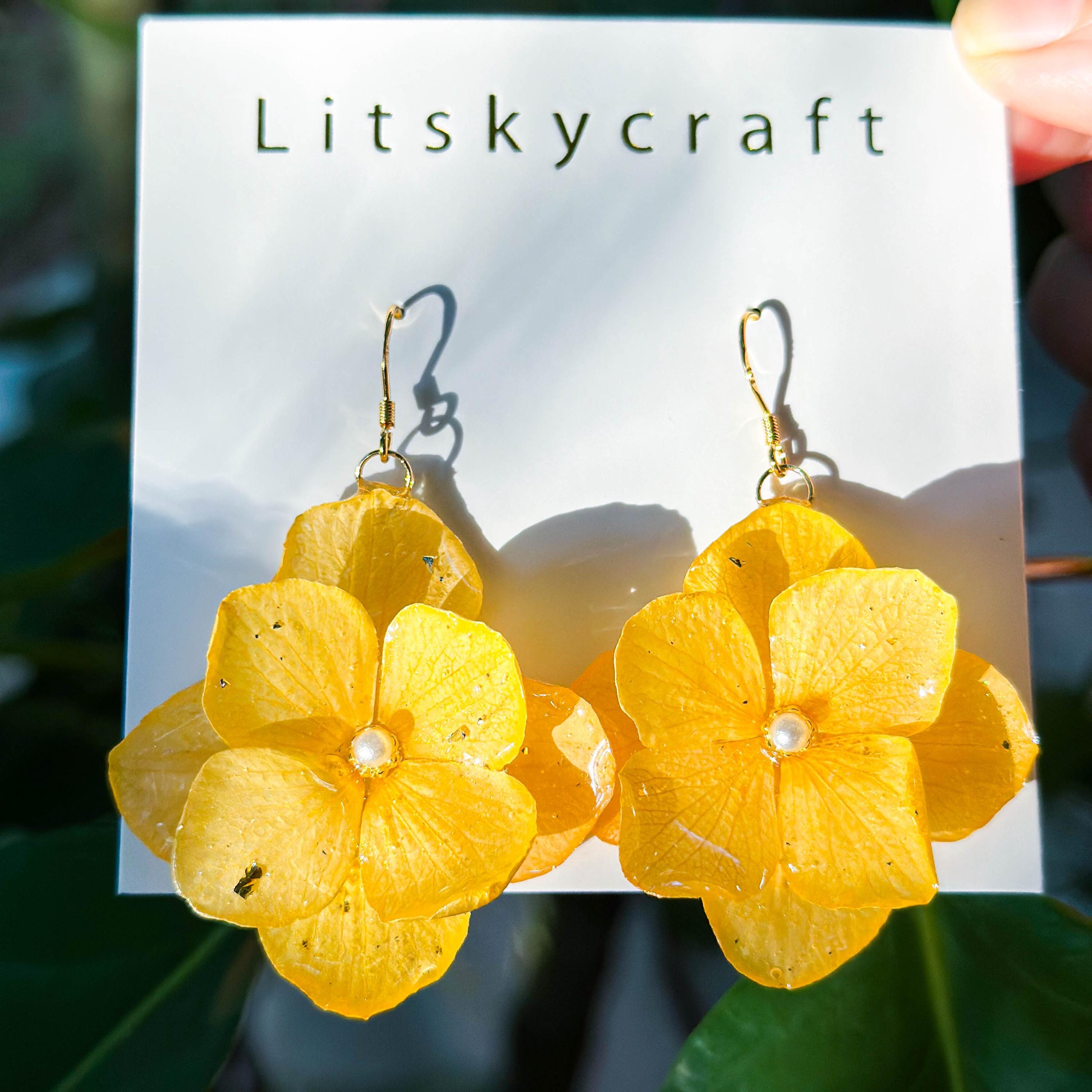 Real Hydrangea Flower Earrings, Handmade Pressed Hydrangea Flower Resin Earrings, Dried Flower Dangle Drop Earrings, Christmas Gift For Her