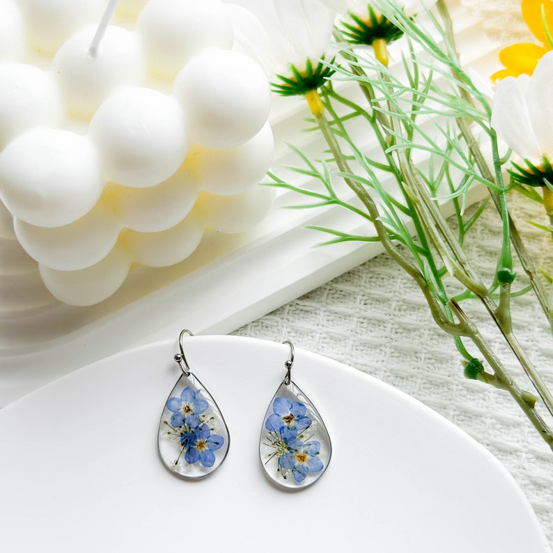 Forget Me Not Resin Flower Earrings, Handmade Pressed Real Flower Resin Earrings, Dangle Drop Earrings, Dired Flower Earrings, Birthday Gift zdjęcie 3