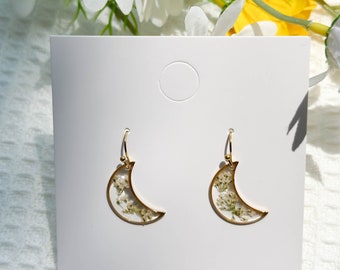 Gold Lace Resin Flower Earrings, Handmade Pressed Real Flower Resin Earrings, Dired Flower Earring, Moon Dangle Drop Earrings, Gifts for Her