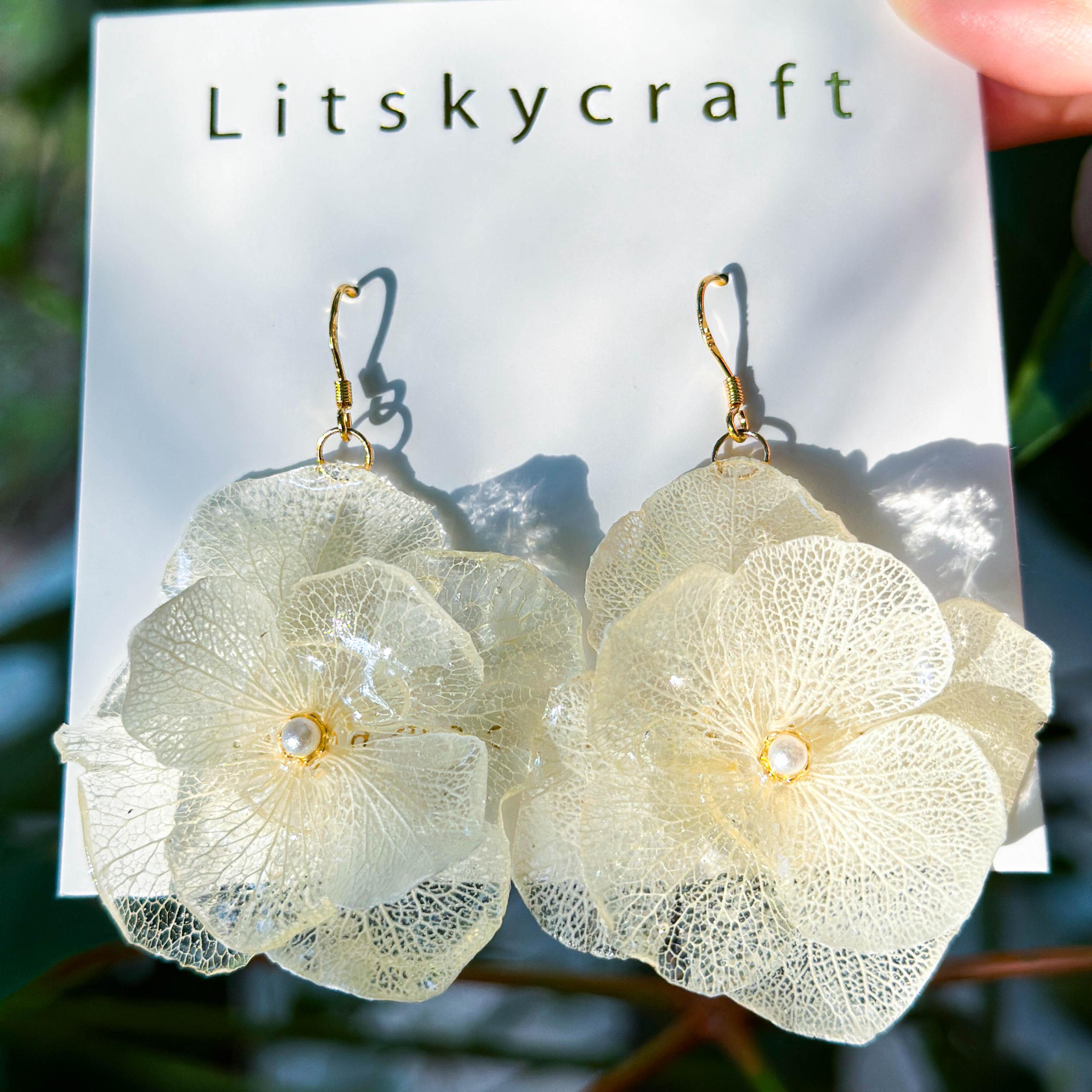 Real Hydrangea Flower Earrings, Handmade Pressed Hydrangea Flower Resin Earrings, Dried Flower Dangle Drop Earrings, Christmas Gift For Her