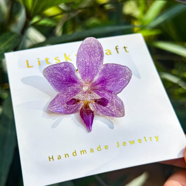 本物の蘭の花のイヤリング、手作りの押し花の蘭の花の樹脂ジュエリー、ドライフラワーのダングルドロップイヤリング、彼女へのクリスマス誕生日プレゼント