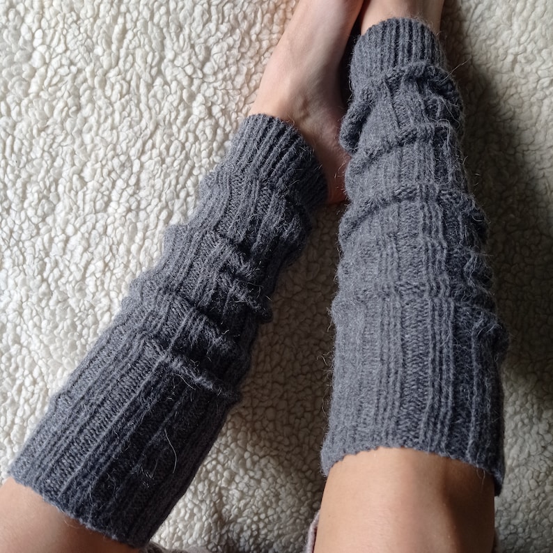 Italian Alpaca Wool Leg Warmers Long knitted thick wool socks Weaven knee high leg warmers Flip flop yoga dance socks Made in Italy Gray