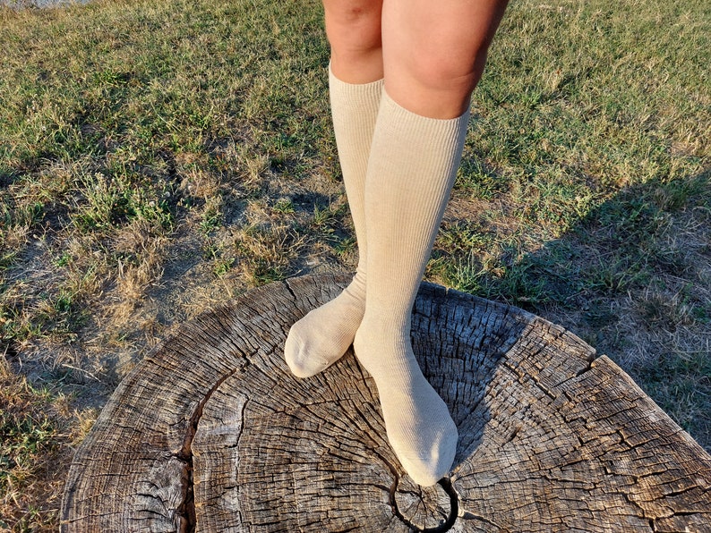 Lot de 3 chaussettes hautes longues en coton biologique en chanvre Blanc beige écru naturel non teint Chaussettes de randonnée respirantes qui évacuent l'humidité Fabriqué en Italie image 2