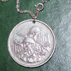 Irak, collier de 500 fils 50e anniversaire de la pièce de nickel de l'armée 1971, époque Saddam Hussein.- Bagdad. Mésopotamie, Babylone