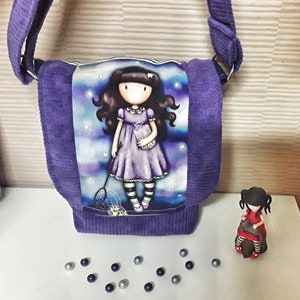 Sacoche en tissu "jolie poupée ". Sacoche cousue à la main. Idée cadeau.  Sac bandoulière