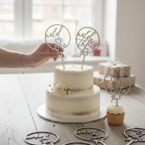 Taarttoppers voor de 1e t/m 5e verjaardag, taarttoppers: wild one, two cute, wild & three, fantastic four, high five