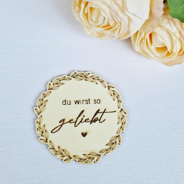 Zweig Schild, du wirst so geliebt, Boho Wildblumen, Wanddeko, neutral, Geburt Geschenk, Deko, Kinderzimmer