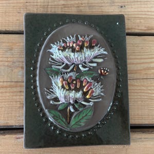 Vintage Jie Gantofta Linnea Ceramic Wall Plaque no 881 White Floral Pottery Vintage Wall Hanging Sweden Designed by Aimo Nietosvuori