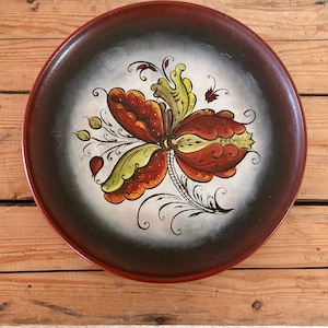 Vintage 1998 Norwegian Wooden Big Plate Traditional Norwegian Painting on Wood Rosemåling Painting Brown Floral Plate Home Decor Norway