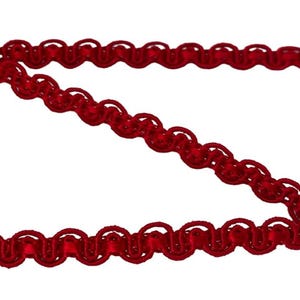 Puede incluir: Una cinta de pasamanería roja con borde festoneado. El ribete es de un color rojo intenso y rico y tiene un diseño en bucle. Este ribete decorativo es adecuado para diversos proyectos de artesanía y costura.