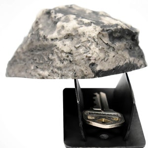 Stone-type Resin Key Box Hidden Storage Case Artificial Stone Key Hider Key  Holder (Stone Cover + Stopper) 