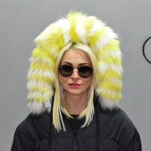 Fur trim for hood, collar, Finn raccoon yellow white colour, fluffy and warm detachable fur stripe, unisex fur accessory.