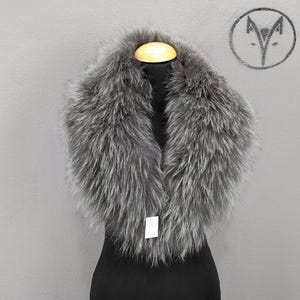 Real Finn Raccoon collar gray color, fluffy coat accessory, womens gift.