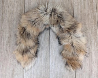 Ribete de capucha de piel de mapache finlandés hecho a mano con franja dorada natural desmontable