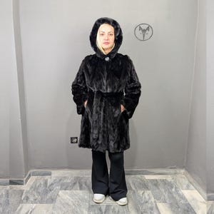 フード付きの黒いミンクの毛皮のロングコート - Etsy 日本