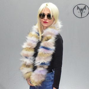Fur twister scarf, collar, cowl, beige white color Finn Raccoon fur, fluffy soft warm neck accessory, unisex wear.