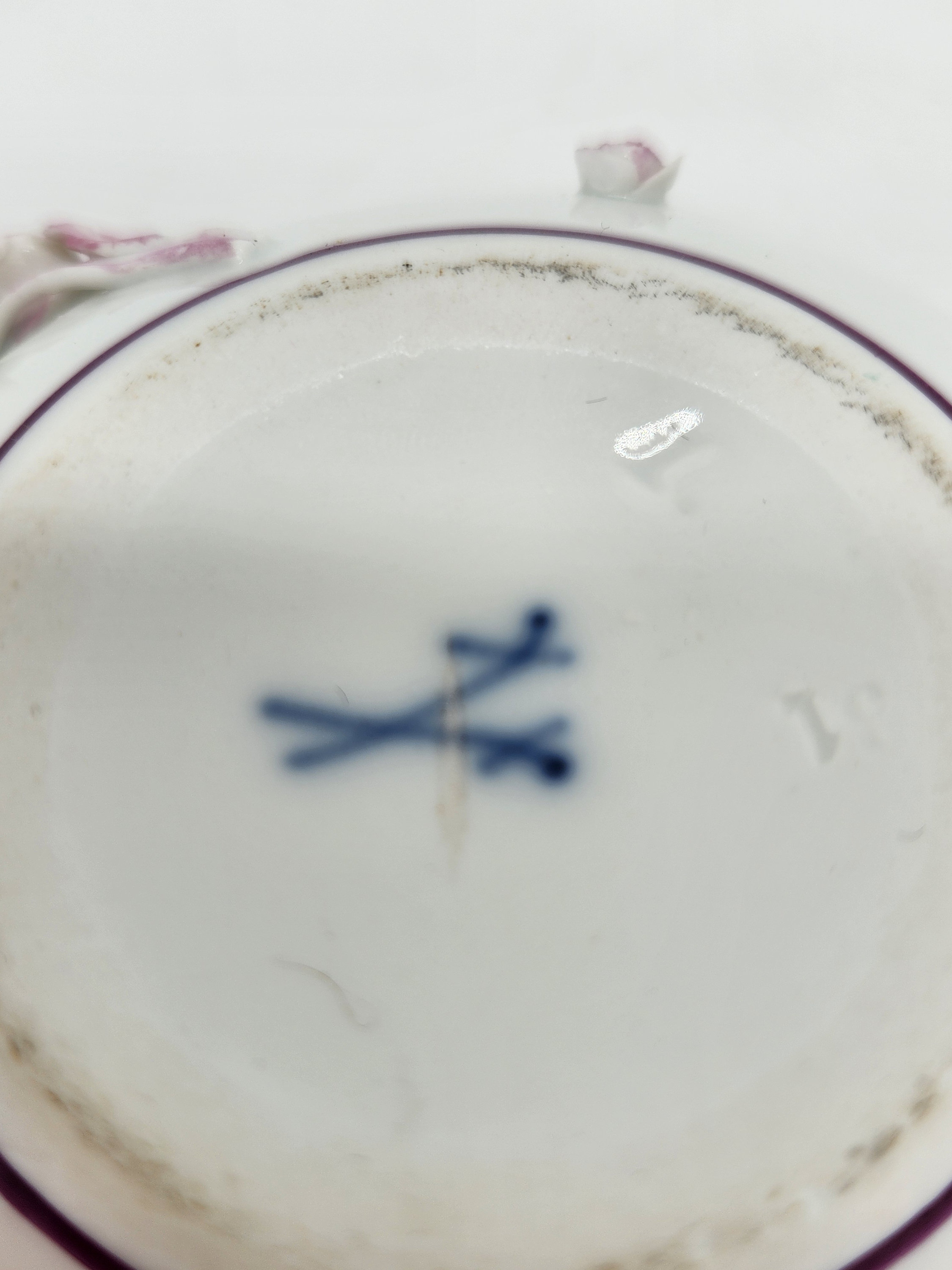 Boîte Meissen Rare Légumes En Porcelaine Peinte à La Main - Avec Couvercle