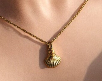 18k Gold Seashell Necklace: Personalized Stainless Steel Summer Jewelry