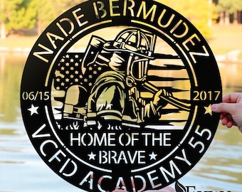 Gepersonaliseerde brandweerman metalen muurkunst aangepaste naam brandweerman teken Maltees kruis held decor First Responder cadeau station patriottische plaquette