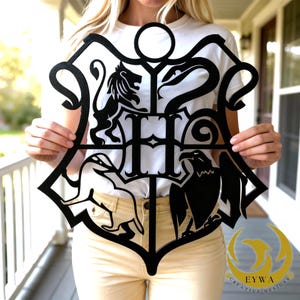 Letrero metálico de la Escuela de Magia Maga, escudo de casas de fantasía, arte de pared, placa con el nombre de la Academia de Brujos, decoración del reino, regalo de cumpleaños para jugadores, emblema del castillo.