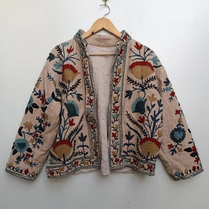 Suzani Embroidery WinterWear Jacket Womens Coat Quilted Jacket Ethnic Unisex Coat, Suzani Short Quilted Jacket zdjęcie 1