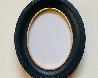 Black Oval Frame 5x7” PLASTIC, Silhouette Frame, Disney