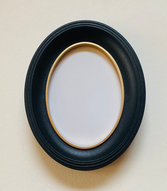 Black Oval Frame 5x7” PLASTIC, Silhouette Frame, Disney