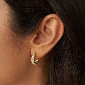 Croissant Hoop Earrings・14K Gold & Silver・6mm・Minimalist Design・Women Jewelry・Perfect Gift for Her