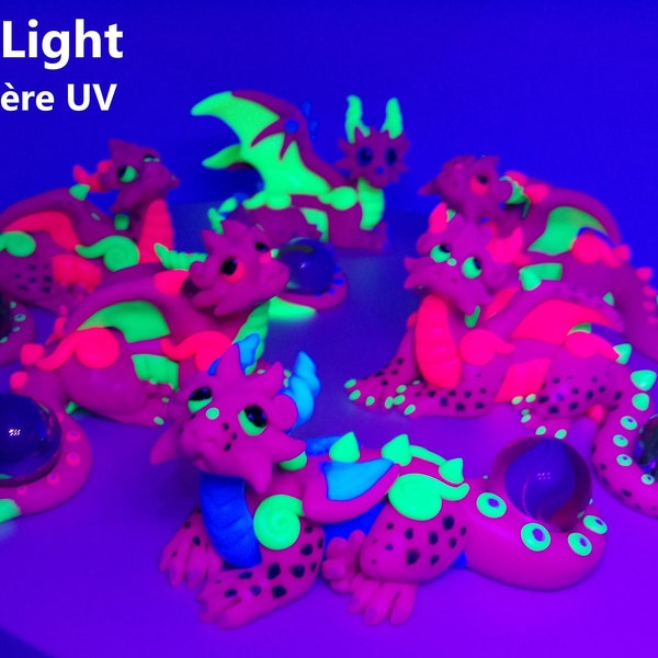Dragon "Pop" Violet : figurine aux couleurs vives en pâte polymère avec bille en verre