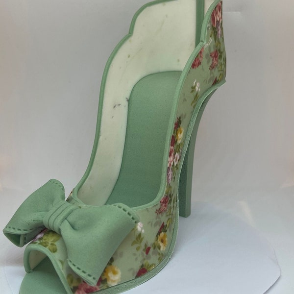 Fondant high heel shoe, girls birthday cake decoration, birthday girl, fondant shoe