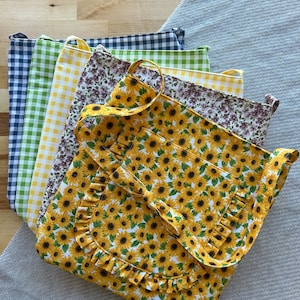 Handmade Floral Gingham Tote Bag with Pocket and Shoulder Bow | Cute Everyday Purse | Women&#39;s Handbag with Shoulder Strap | Summer Bag