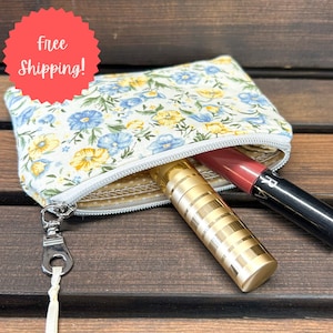 Handmade cream floral small fabric zipper pouch, floral print purse organizer, minimalist wallet, coin purse, flat pouch with zipper