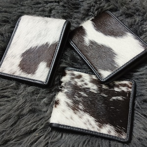 Portefeuille en peau de vache Poils de vache véritable sur un sac à main en cuir pour homme Portefeuilles à deux volets en peau de vache Un cadeau pour papa/cadeau pour un être cher/cadeau d'anniversaire