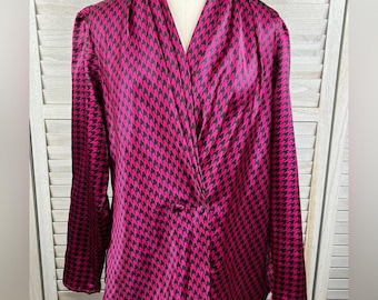 JH COLLECTIBLES Blusa vintage de los años 80 con drapeado en el frente, pata de gallo en color magenta y negro, 12