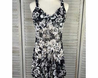 FASHION BUG Vintage 90's/ Y2K Floral Stretch Lace Lingerie Black/White-1X