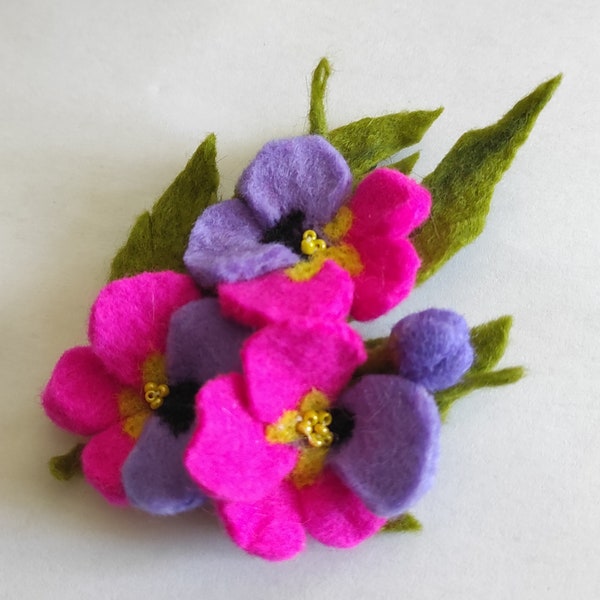 Felted Pansy Brooch in Pink and Purple Merino Wool,Viola,Felt Flower Pin, Birthday, Mothers Day, Teacher Gift,Sister gift,felt viola,pink