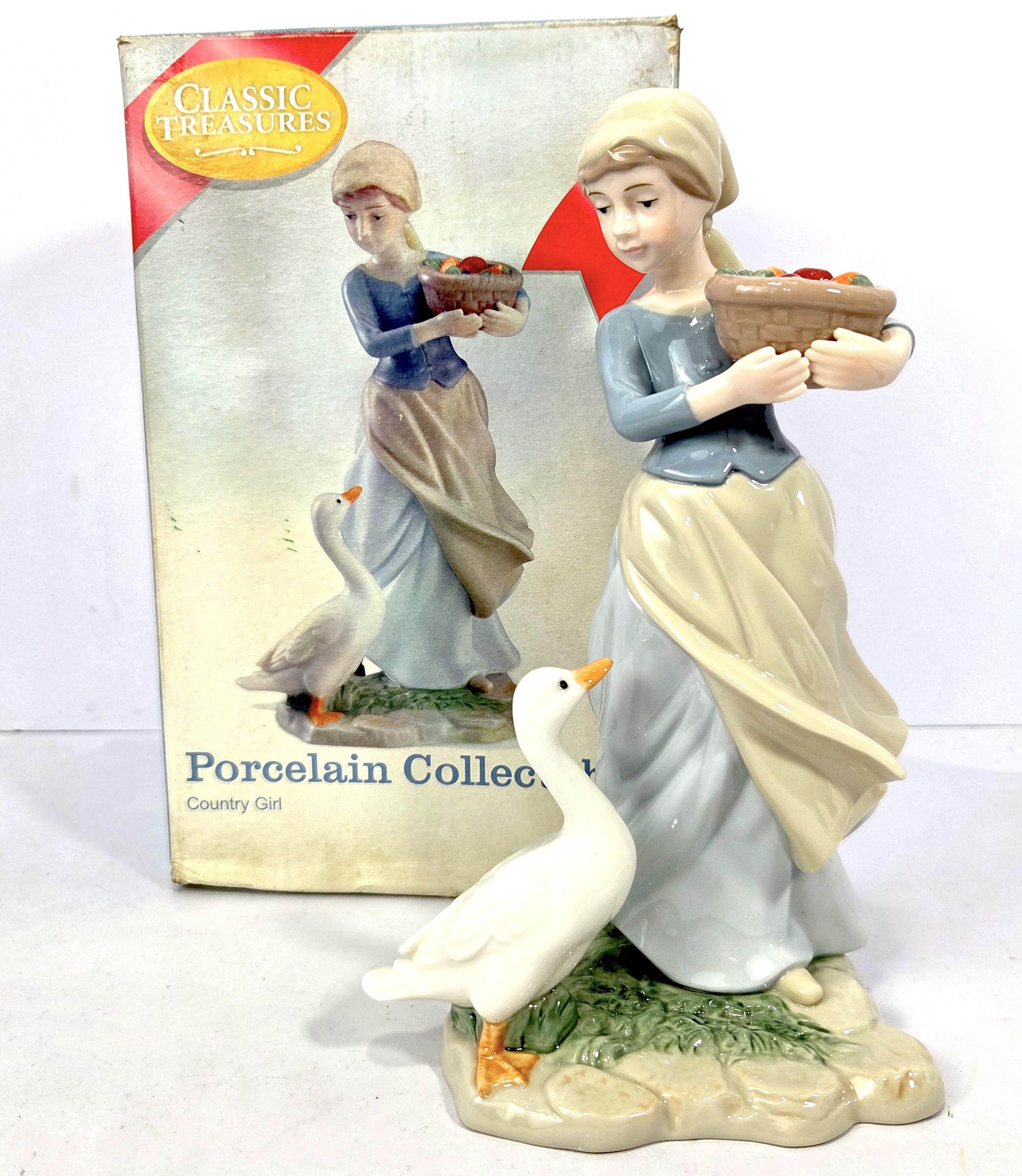 アンティーク雑貨 LLADRO Girl With Two Geese 28cm Lot - Lladro Porcelain Figure of Girl with Two Geese, W: 9 in