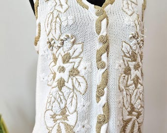 Vintage 1980s Grannycore Holiday Sweater Vest – White and Gold Embroidered Knit Vest Size Medium