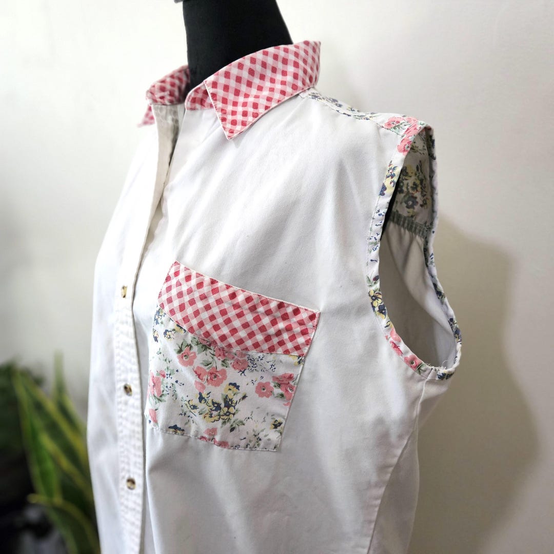Grannycore Upcycled Floral Butterfly Embroidered Sleeveless Blouse ...