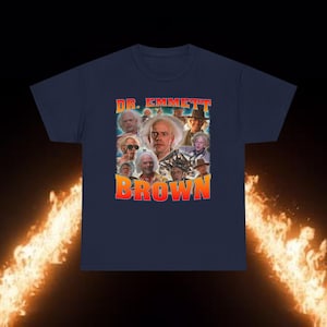 Camiseta com colagem vintage do Dr. Emmett Brown "Doc Brown", camiseta retrô de De Volta para o Futuro, camiseta para fãs de filmes dos anos 80, presente para fãs de filmes de viagem no tempo
