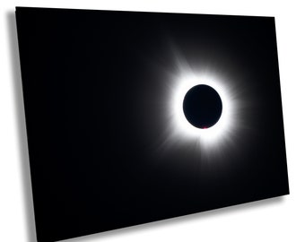 Totalidad total del eclipse solar con bengalas Impresión de bellas artes / Lienzo / Acrílico / Metal / Fotografía
