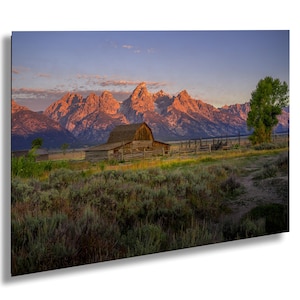 Grand Teton Rustikale Scheune Druck auf Acryl, Leinwand, Metall oder Papier. Kundenspezifische Größen verfügbar.
