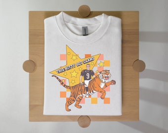 Bluza z okrągłym dekoltem w stylu vintage unisex Joe Burrow Cincinnati Bengals Retro Tiger, koszulka piłkarska, koszulka NFL, sportowy prezent dla niego i dla niej