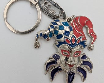 Vendimia c. Década de 1990 / Venecia, Italia / Venecia, Italia / Carnevale / Carnaval / Arlecchino / Arlequín / Llavero de metal plateado y esmalte